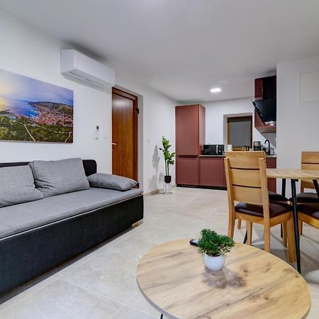 Rote Zora Apartment Сен Екстериор снимка