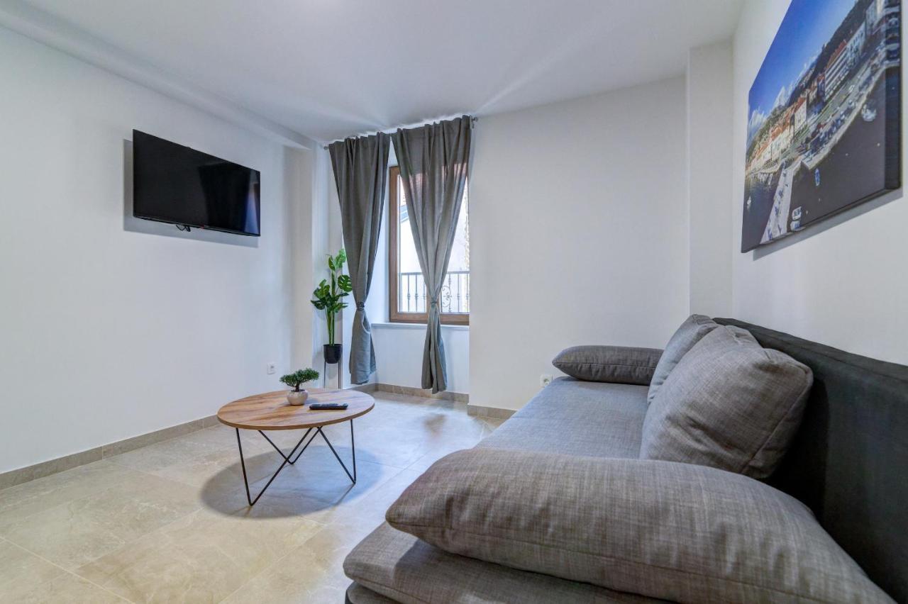 Rote Zora Apartment Сен Екстериор снимка