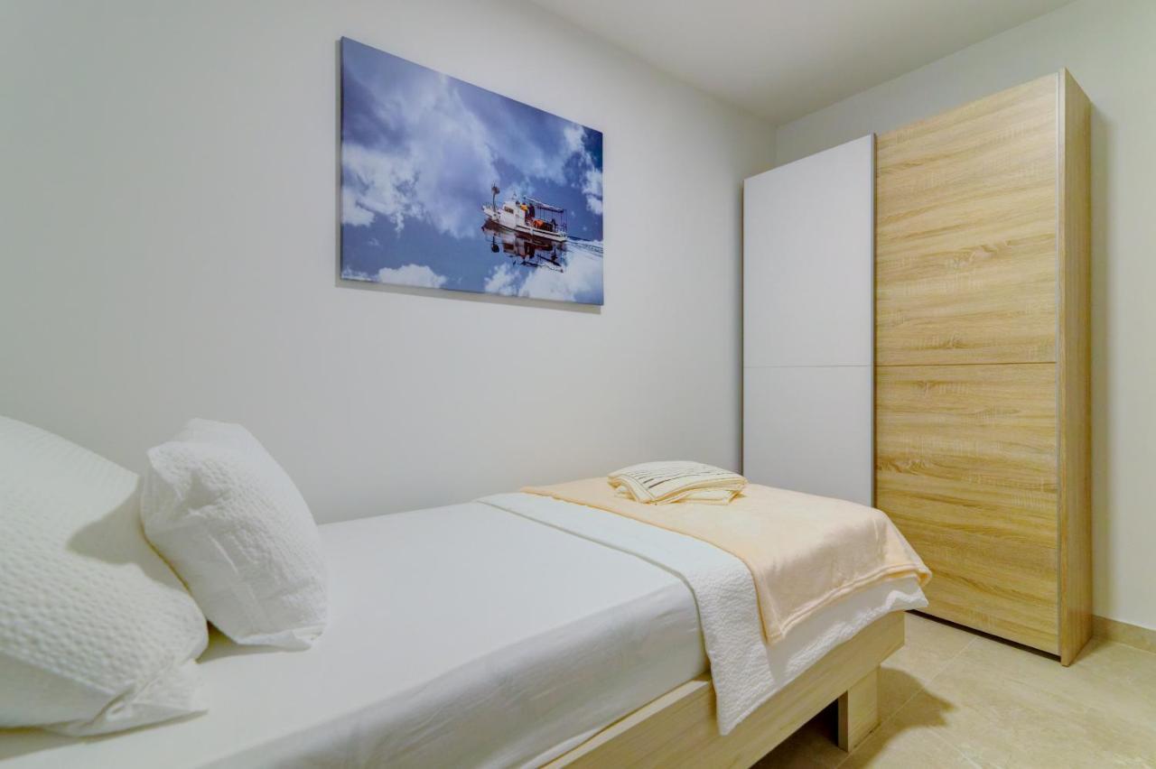 Rote Zora Apartment Сен Екстериор снимка