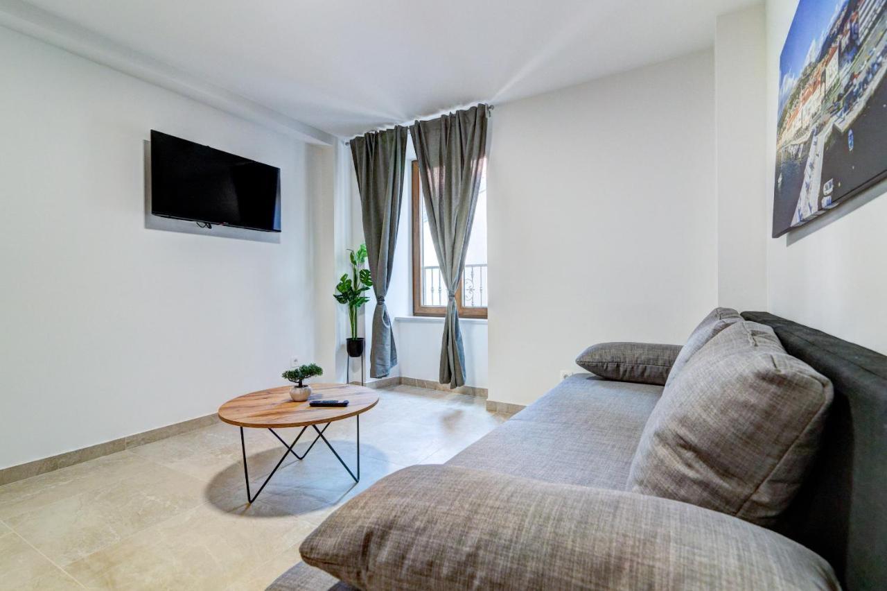 Rote Zora Apartment Сен Екстериор снимка