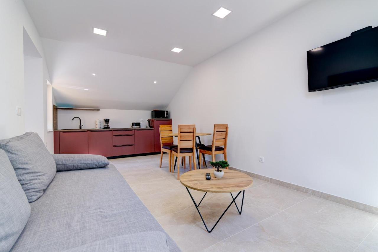 Rote Zora Apartment Сен Екстериор снимка