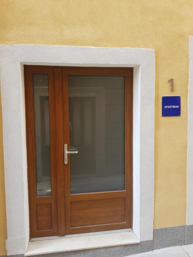 Rote Zora Apartment Сен Екстериор снимка