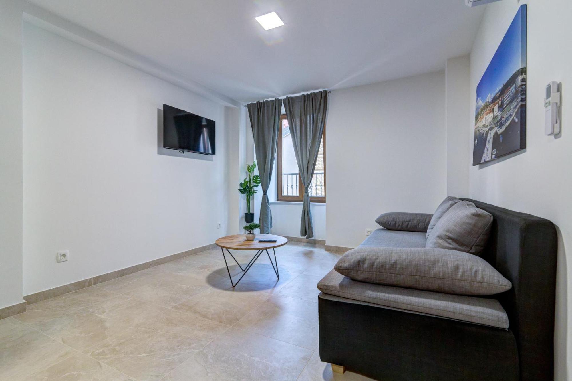 Rote Zora Apartment Сен Екстериор снимка